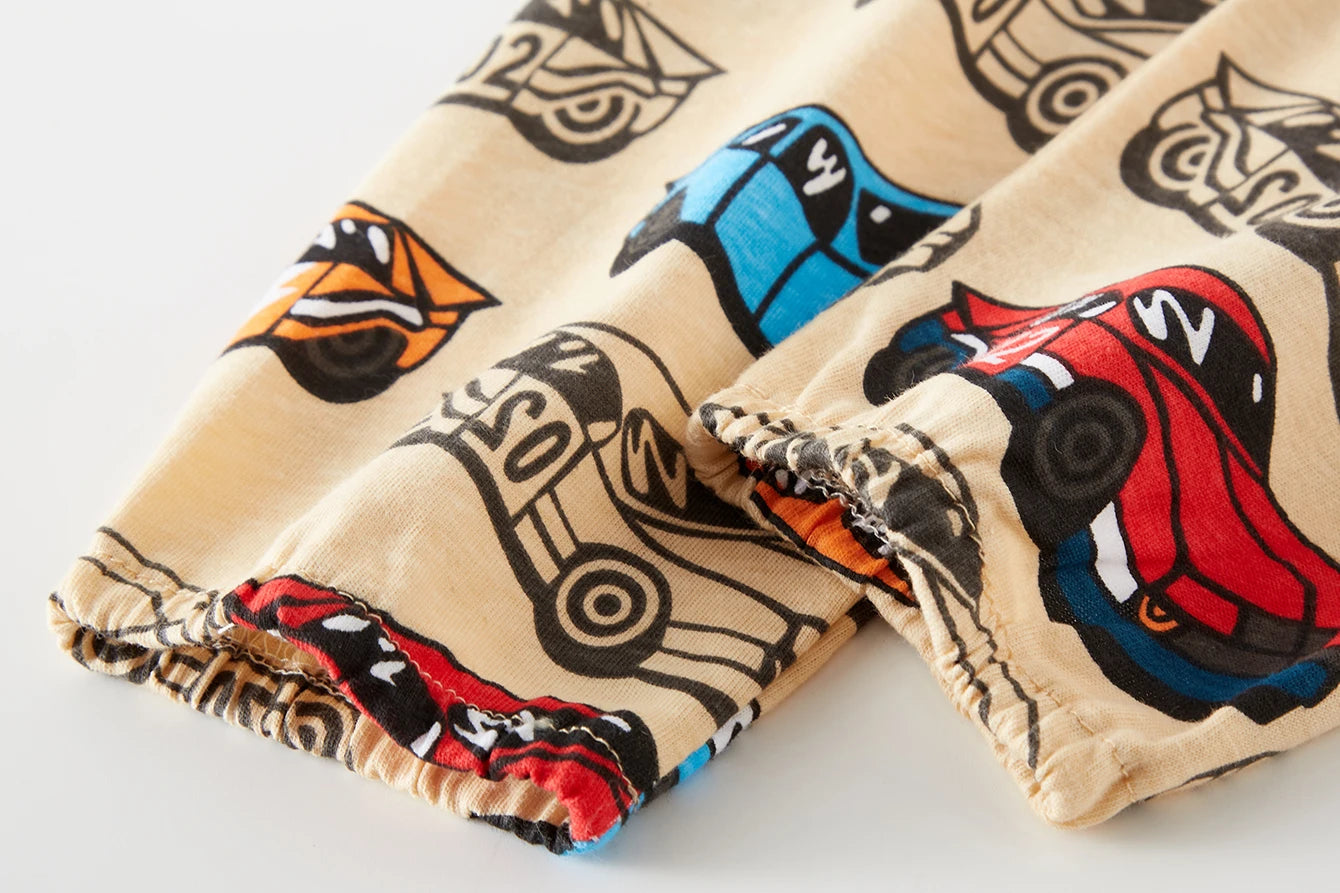 Pyjama pour enfants avec des Voitures de dessin animé