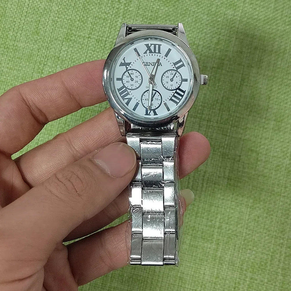 Reloj de oro de lujo