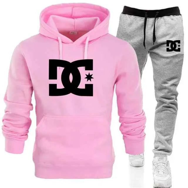Ensemble sweat a capuche et pantalon de jogging